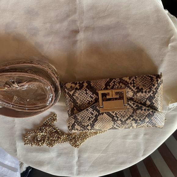 Brand Leopard Wristlet - Picture 5 of 6